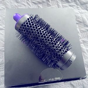 Dyson round voluming brush
